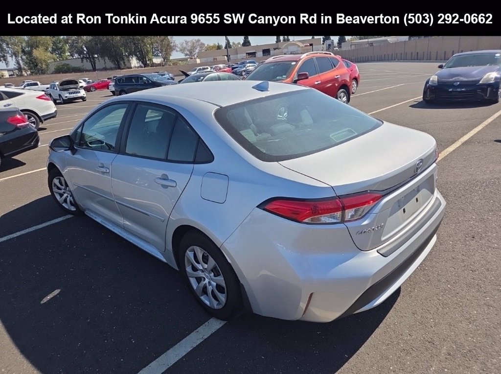 Used 2021 Toyota Corolla LE FWD image 3