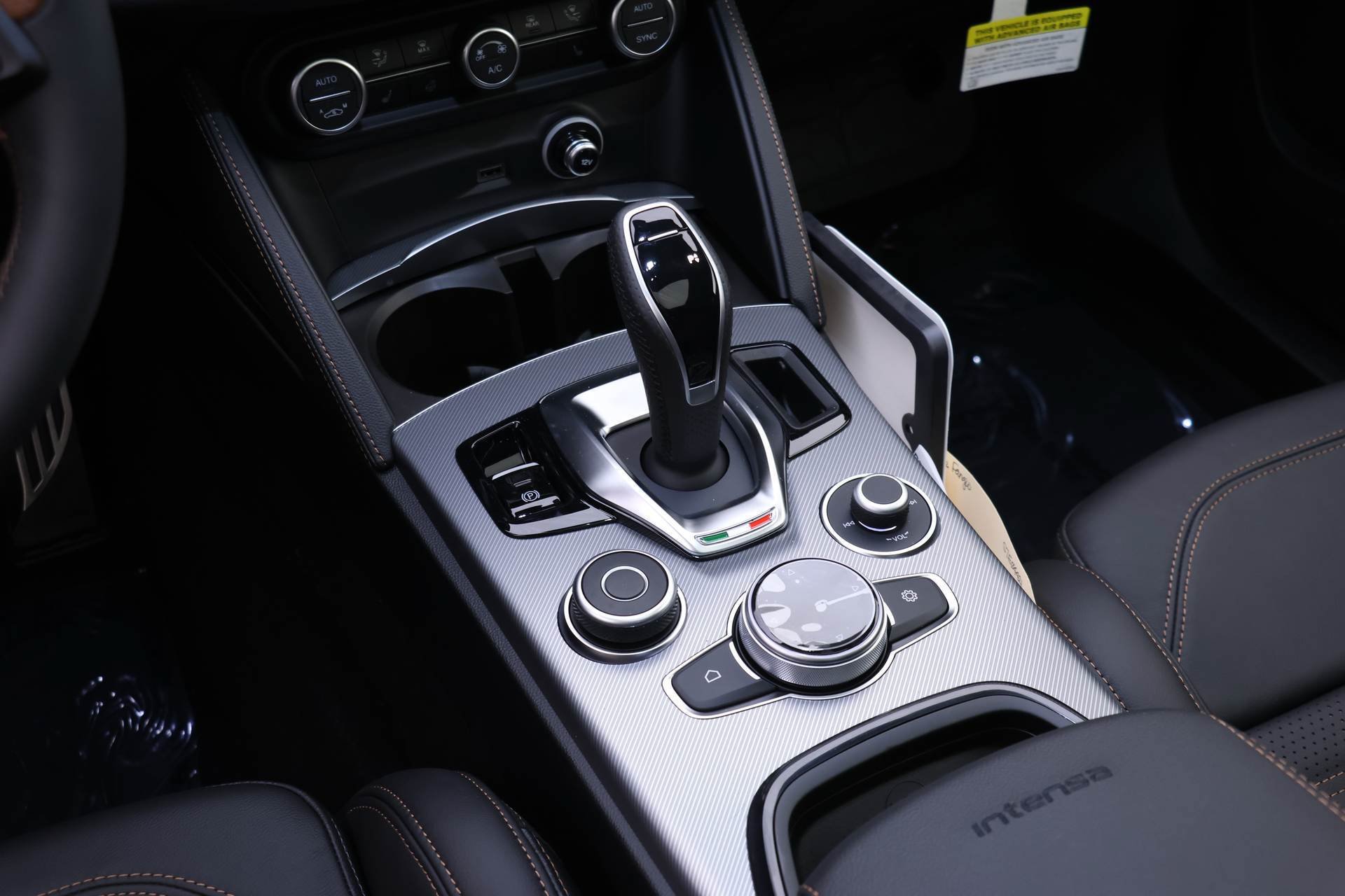 New 2025 Alfa Romeo Stelvio Sprint w/ Convenience Pack AWD/4WD image 13