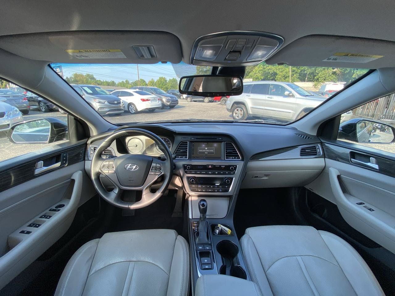 Used 2015 Hyundai Sonata Limited w/ Option Group 06 FWD image 28