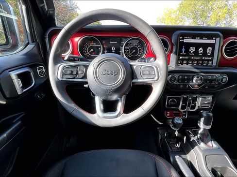 Used 2023 Jeep Wrangler Unlimited Rubicon w/ Cold Weather Group AWD/4WD image 7
