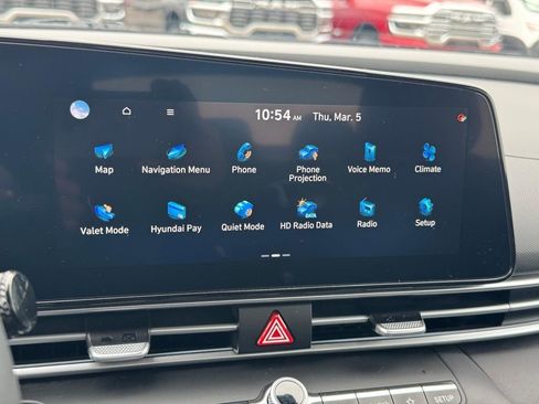 Used 2025 Hyundai Elantra Limited FWD image 24