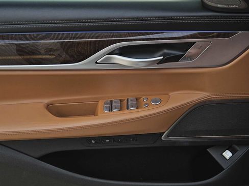 Used 2020 BMW 740i 740i w/ Premium Package image 21