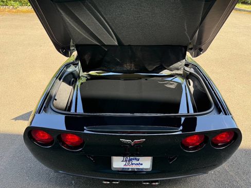 Used 2007 Chevrolet Corvette Coupe w/ Preferred Equipment Group RWD image 12