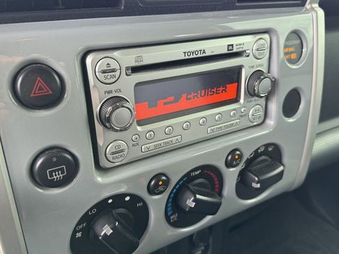 Used 2013 Toyota FJ Cruiser 4WD image 5