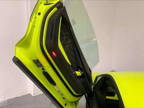 Used 2025 Lamborghini Revuelto image 19