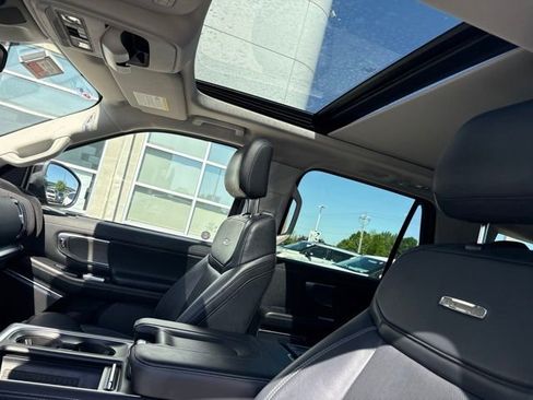 Used 2025 Ford Expedition Max Platinum AWD/4WD image 17