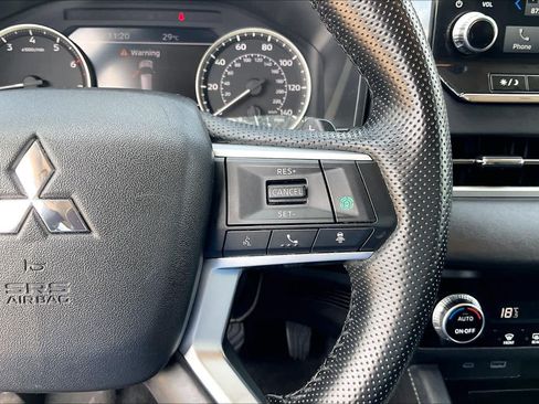 Used 2024 Mitsubishi Outlander SE AWD/4WD image 49