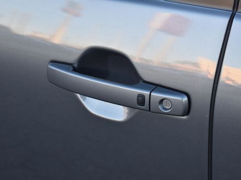 New 2026 Nissan Frontier SV w/ SV Convenience Package image 4