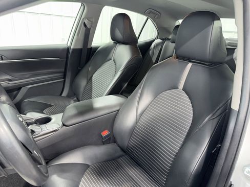 Used 2024 Toyota Camry SE FWD image 19