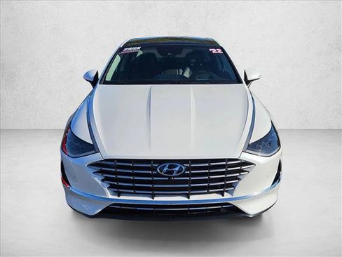 Used 2022 Hyundai Sonata Limited FWD image 2