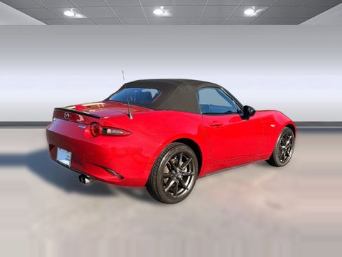 Used 2016 MAZDA MX-5 Miata Club image 9