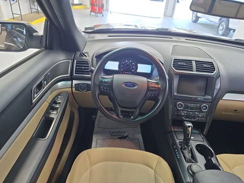 Used 2016 Ford Explorer XLT w/ Equipment Group 201A AWD/4WD image 12