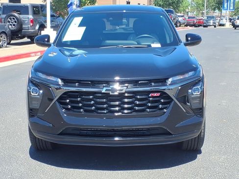 Used 2025 Chevrolet Trax RS w/ Driver Confidence Package FWD image 2