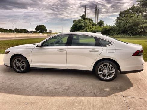 Used 2024 Honda Accord EX image 4