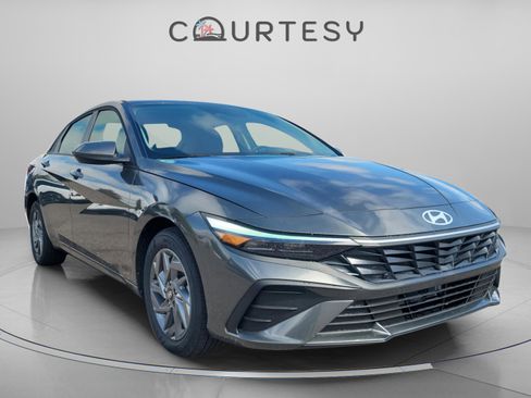 New 2026 Hyundai Elantra Blue image 5