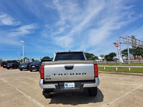 Used 2025 Toyota Tacoma SR5 image 6