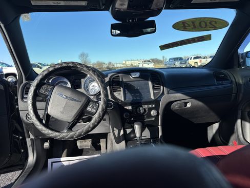 Used 2014 Chrysler 300 S image 10
