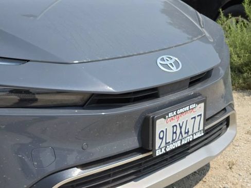 Used 2024 Toyota Prius Prime FWD image 5