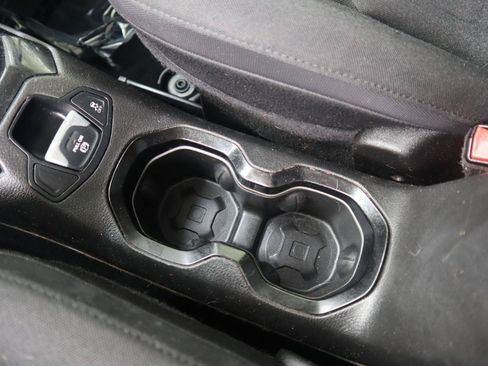 Used 2017 Jeep Renegade Altitude AWD/4WD image 84