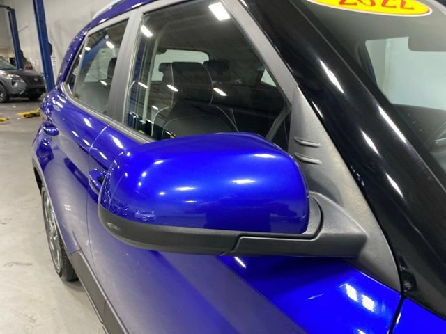 Used 2022 Hyundai Venue Limited FWD image 29