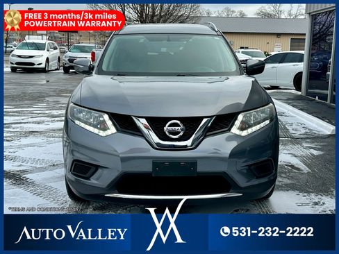 Used 2015 Nissan Rogue SV image 2