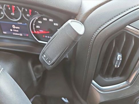 Used 2022 Chevrolet Silverado 1500 RST w/ Redline Edition AWD/4WD image 11