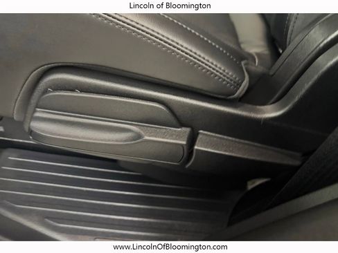 Used 2022 Lincoln Navigator Reserve image 36