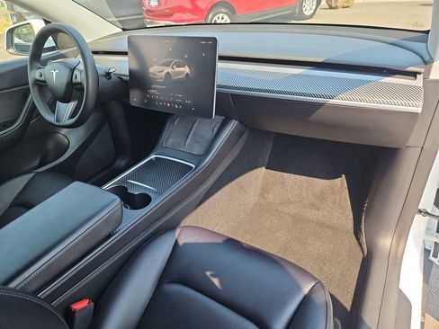 Used 2022 Tesla Model Y Performance AWD/4WD image 31