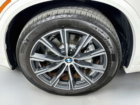 Used 2022 BMW X5 xDrive40i w/ M Sport Package AWD/4WD image 32