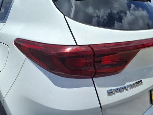 Used 2020 Kia Sportage LX FWD image 11