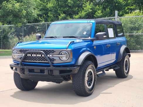 Used 2023 Ford Bronco Badlands w/ Sasquatch Package AWD/4WD image 3