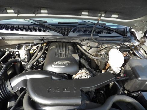 Used 2003 Chevrolet Suburban LS w/ Cargo Package image 13