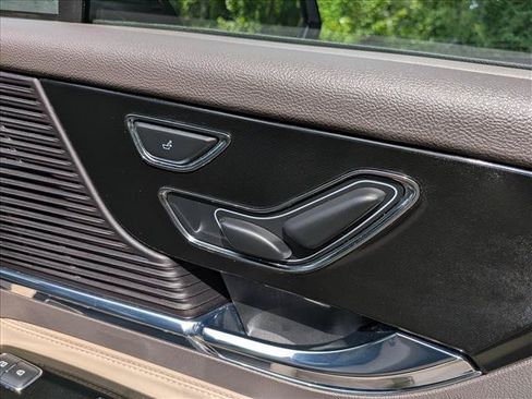 Used 2022 Lincoln Corsair AWD w/ Equipment Group 101A image 12