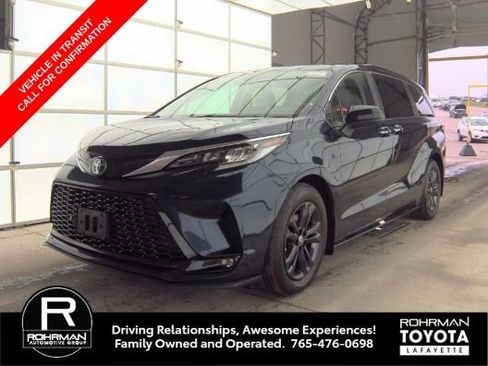 Used 2024 Toyota Sienna XSE image 1