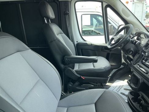 Used 2026 RAM ProMaster 2500 w/ Convenience Group FWD image 7