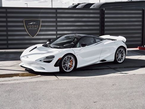 Used 2024 McLaren 750S RWD image 5