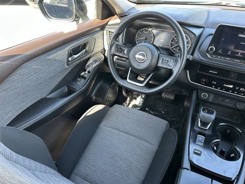 Certified 2023 Nissan Rogue SV image 15