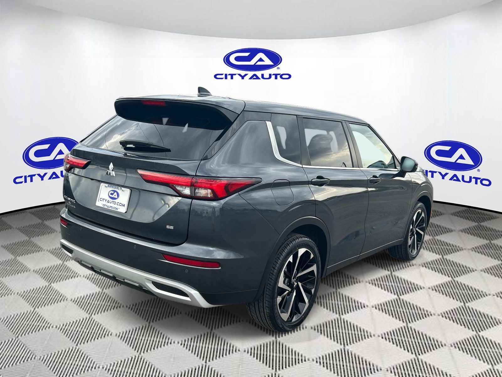 Used 2024 Mitsubishi Outlander SE FWD image 3