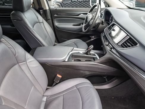 Used 2018 Buick Enclave Essence image 15