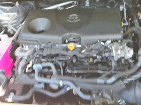 Used 2024 Toyota RAV4 XLE AWD/4WD image 23