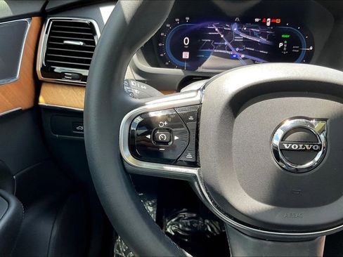 Used 2023 Volvo XC90 T8 Plus AWD/4WD image 11