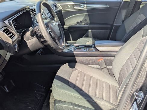 Used 2020 Ford Fusion SE image 11