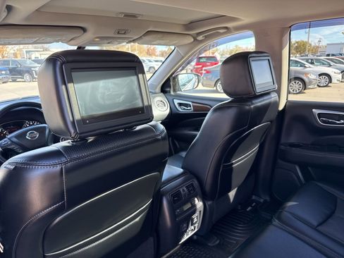 Used 2018 Nissan Pathfinder Platinum image 21