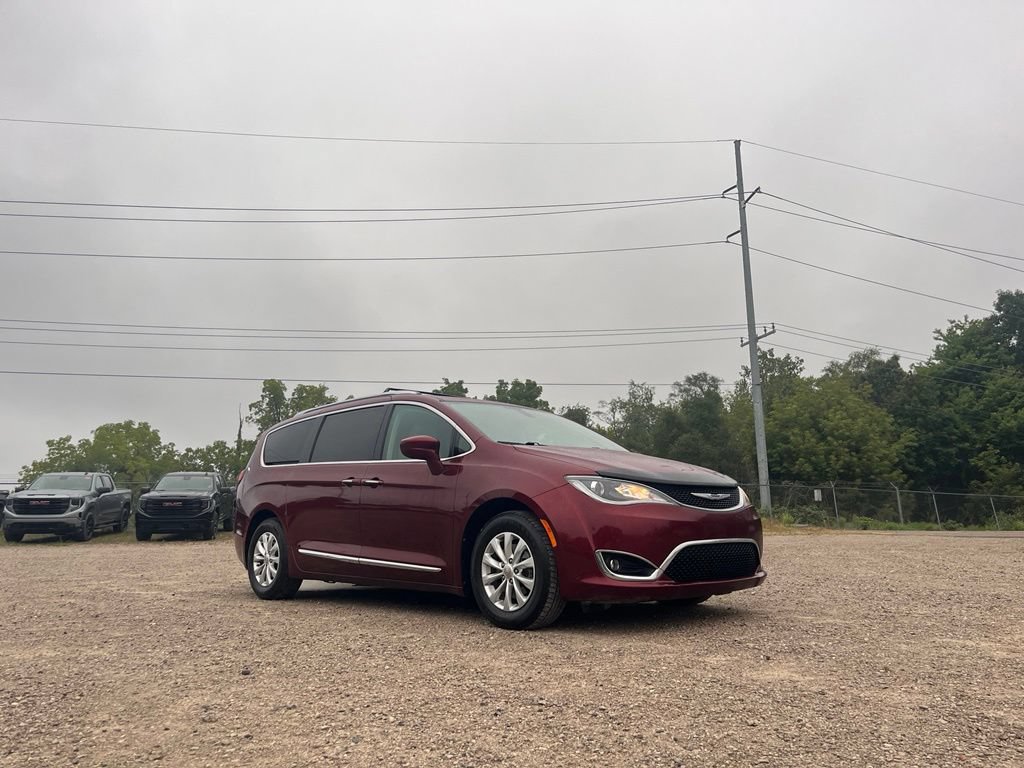 Used 2019 Chrysler Pacifica Touring-L FWD image 5