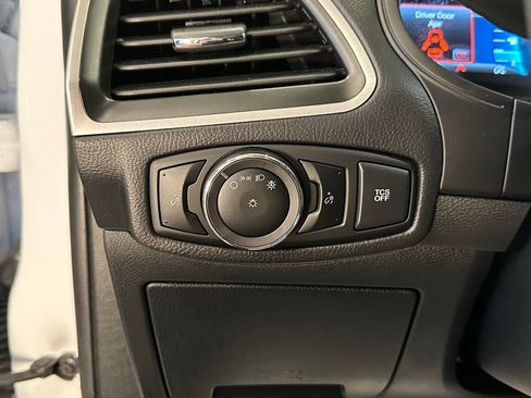 Used 2024 Ford Edge SEL AWD/4WD image 18