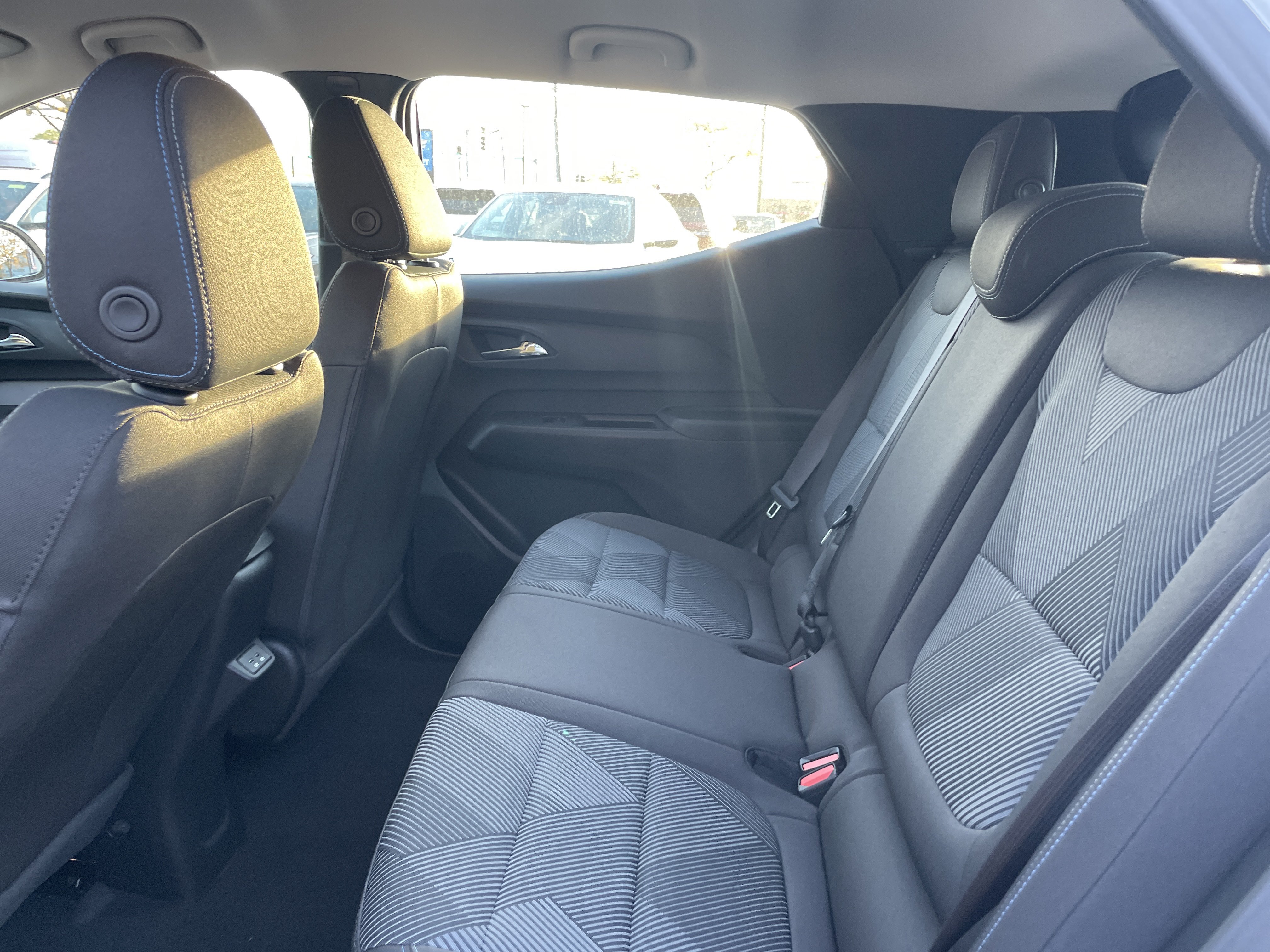 New 2027 Chevrolet Bolt LT w/ Comfort Package FWD image 27