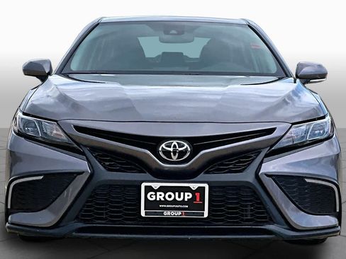 Used 2024 Toyota Camry SE w/ Convenience Package FWD image 4