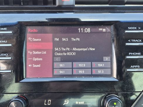 Used 2019 Toyota Camry SE FWD image 29