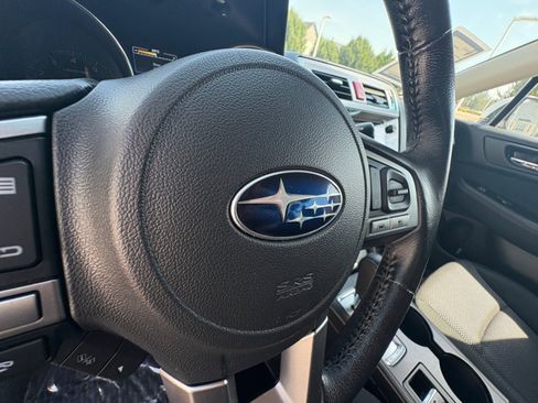 Used 2017 Subaru Outback 2.5i Premium AWD/4WD image 23