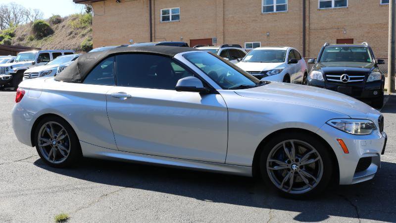 Used 2015 BMW M235i Convertible RWD image 3